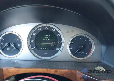 2010 Mercedes-Benz Glk 350 4Matic z USA, uszkodzony, nr VIN WDCGG8HB5AF398863